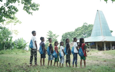180 Tas Ayo Sekolah Dibagikan Untuk Anak-anak Di Sumba