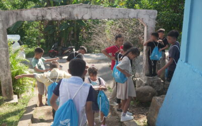 Pembagian Tas Ayo Sekolah Di Tondano